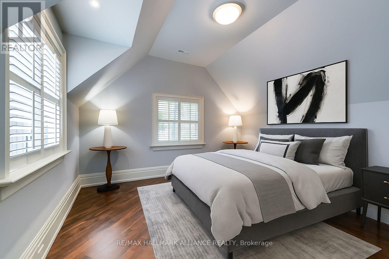 138 Dianne Avenue, Oakville (Mo Morrison), ON - Indoor Photo Showing Bedroom