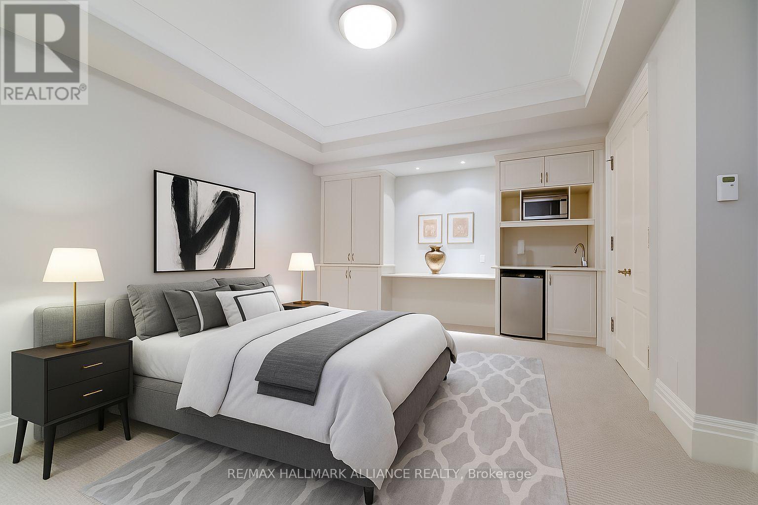 138 Dianne Avenue, Oakville (Mo Morrison), ON - Indoor Photo Showing Bedroom