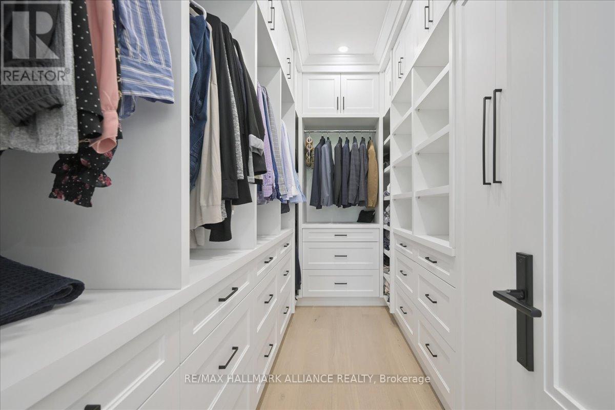 1225 Baldwin Drive, Oakville (Mo Morrison), ON - Indoor With Storage