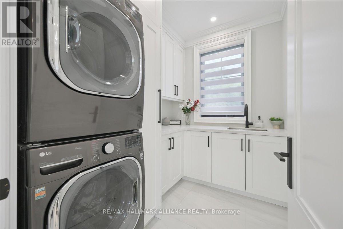 1225 Baldwin Drive, Oakville (Mo Morrison), ON - Indoor Photo Showing Laundry Room