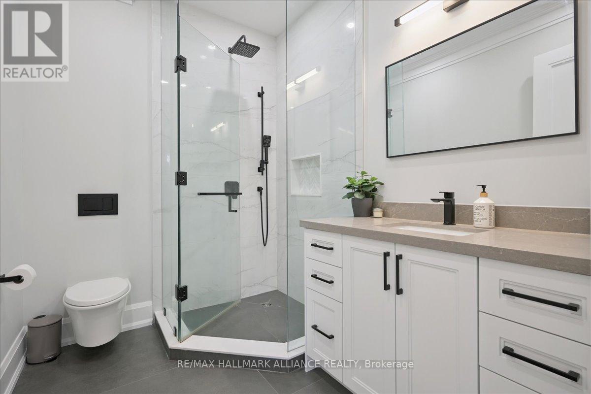 1225 Baldwin Drive, Oakville (Mo Morrison), ON - Indoor Photo Showing Bathroom