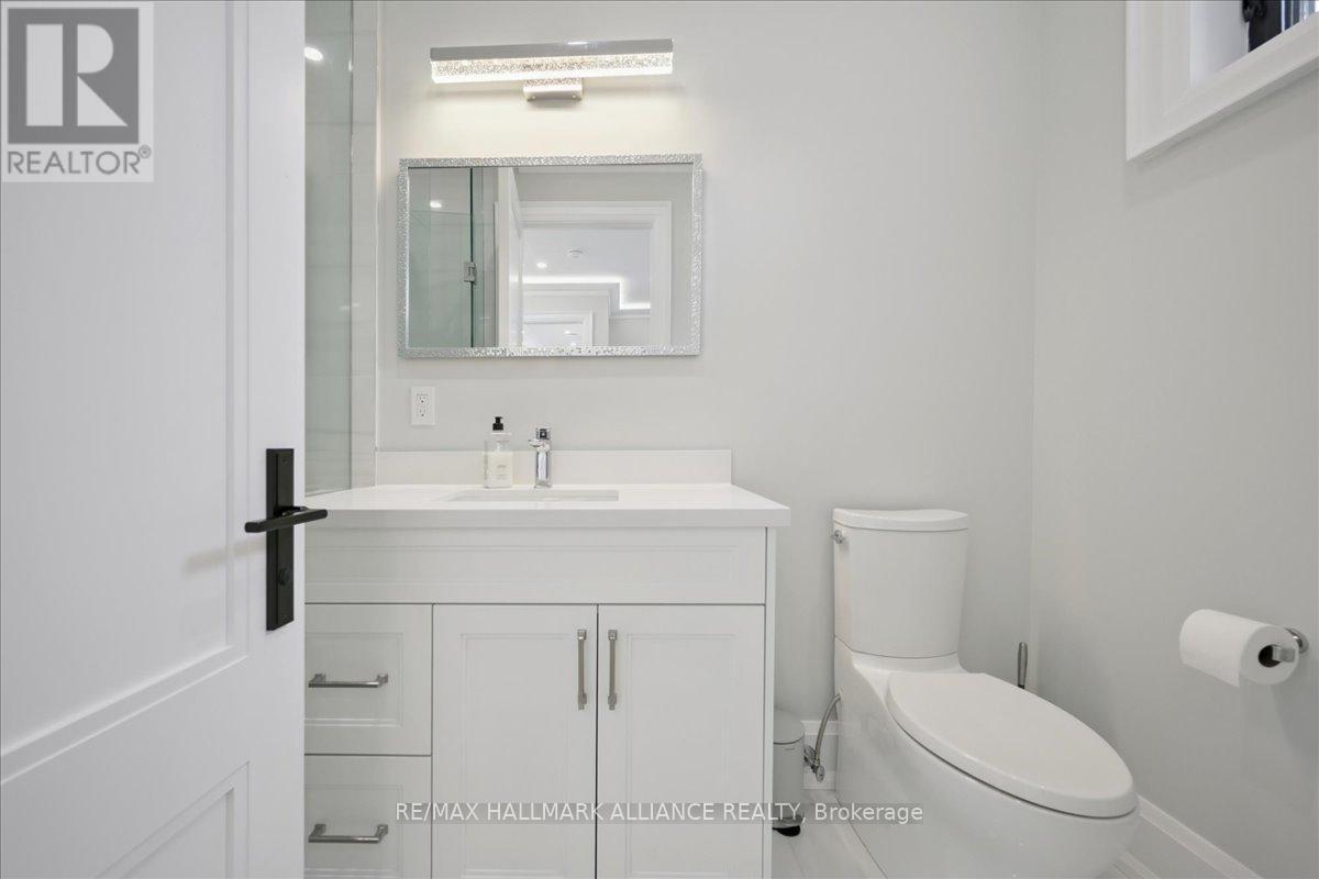 1225 Baldwin Drive, Oakville (Mo Morrison), ON - Indoor Photo Showing Bathroom