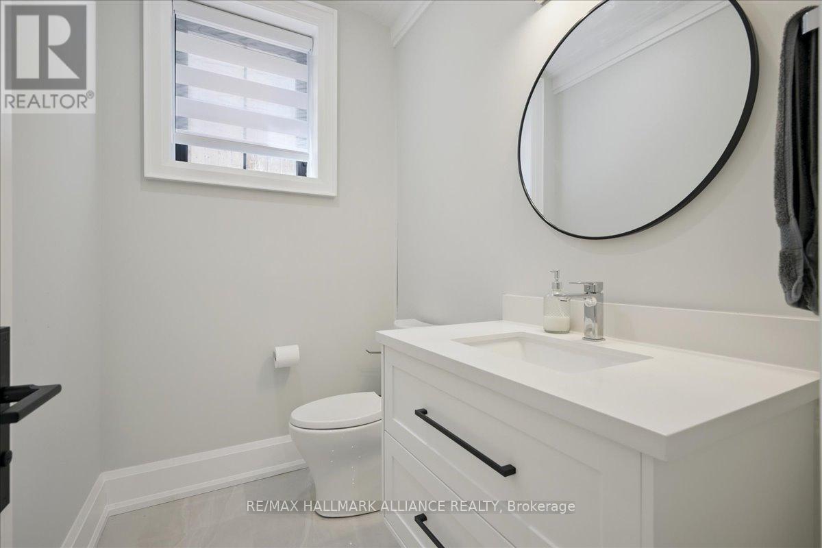 1225 Baldwin Drive, Oakville (Mo Morrison), ON - Indoor Photo Showing Bathroom