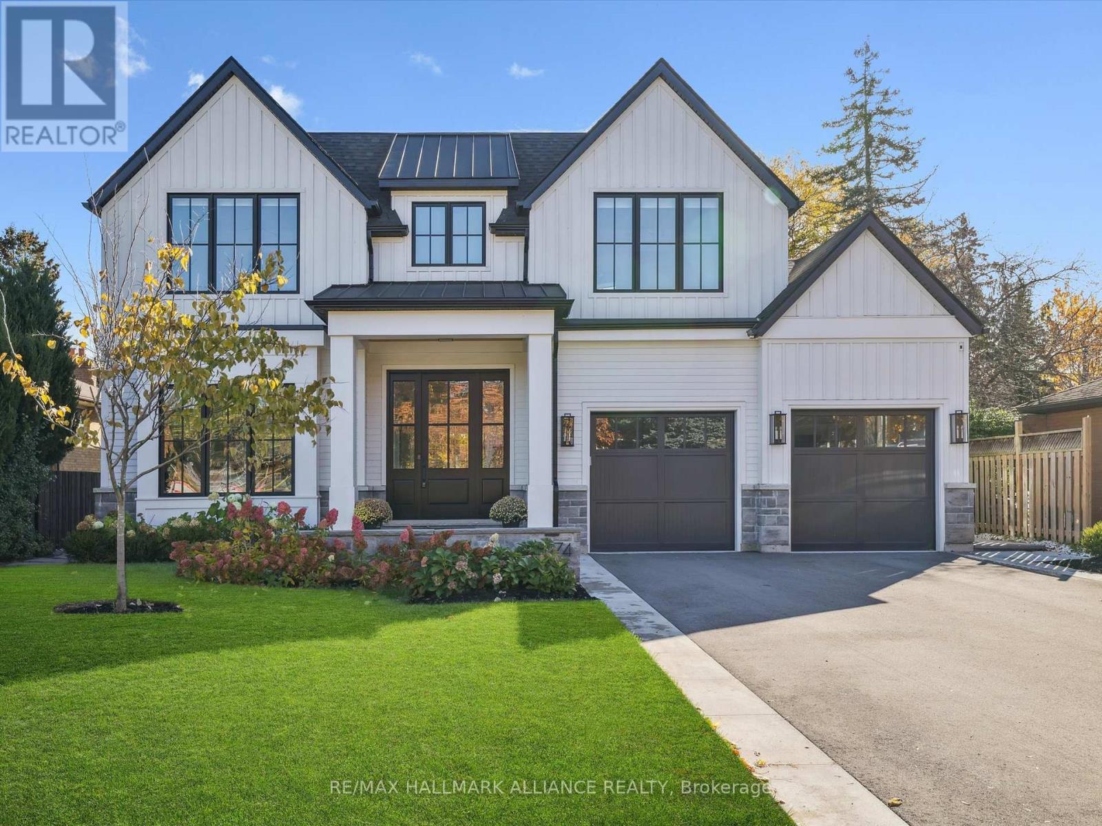 2074 Seabrook Drive, Oakville (Wo West), ON - Outdoor With Facade