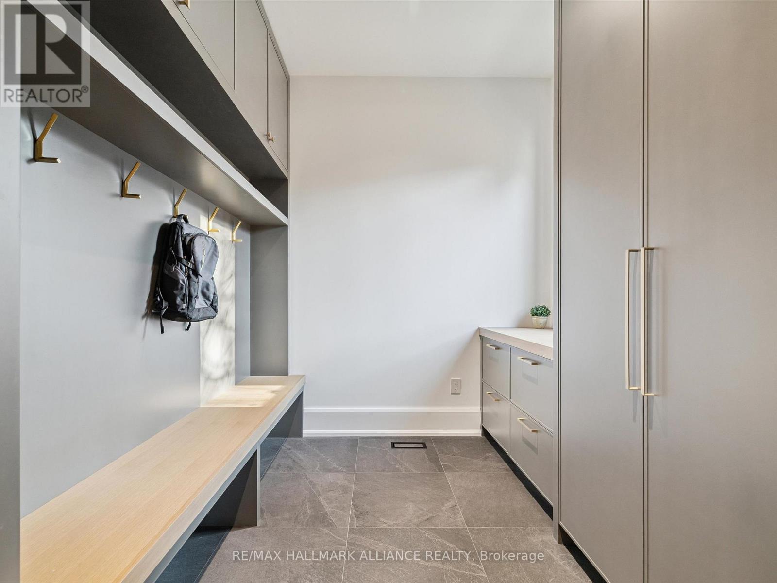 Mud room - 2074 Seabrook Drive, Oakville (Wo West), ON - Indoor Photo Showing Other Room