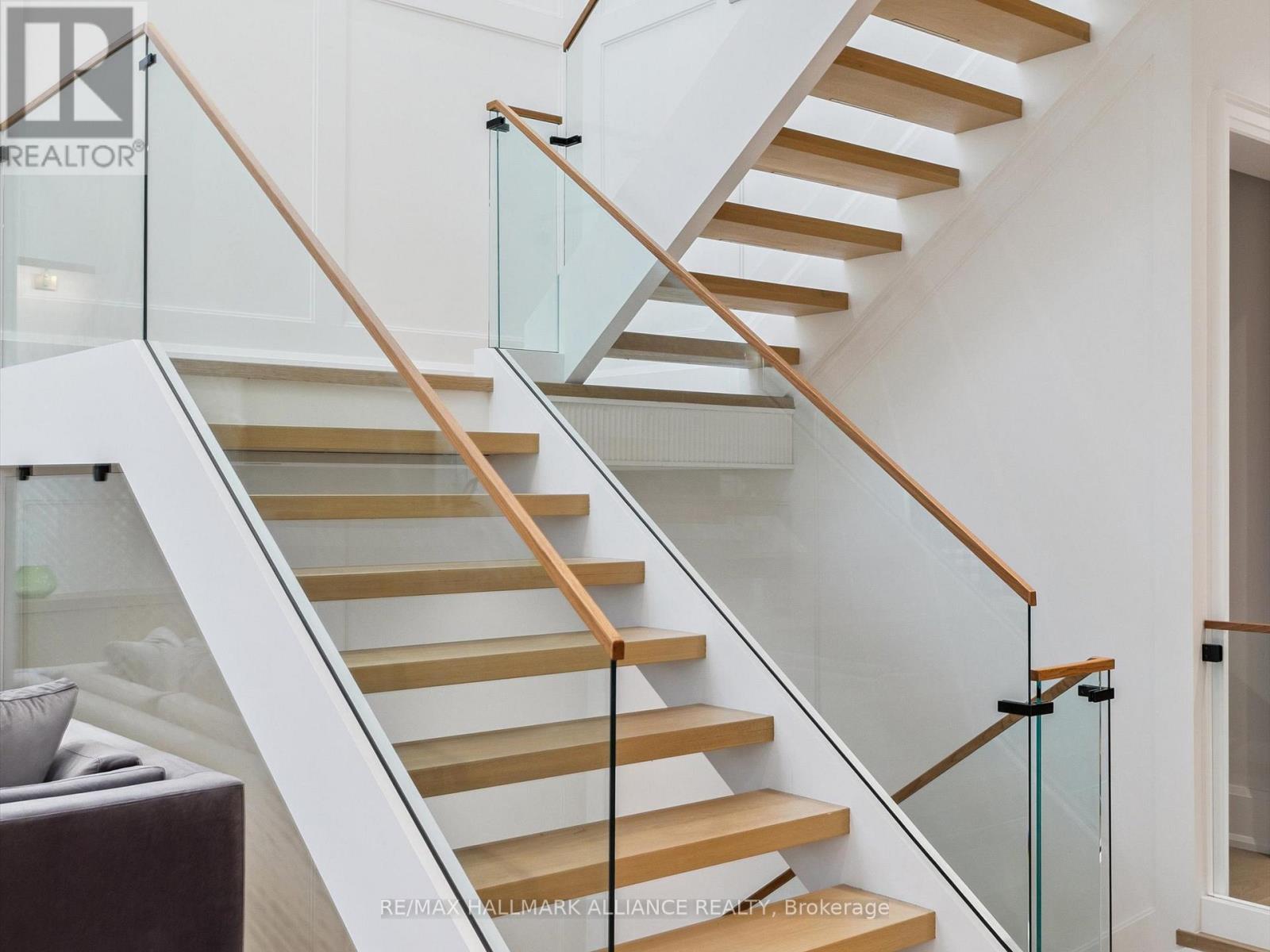 2074 Seabrook Drive, Oakville (Wo West), ON - Indoor Photo Showing Other Room