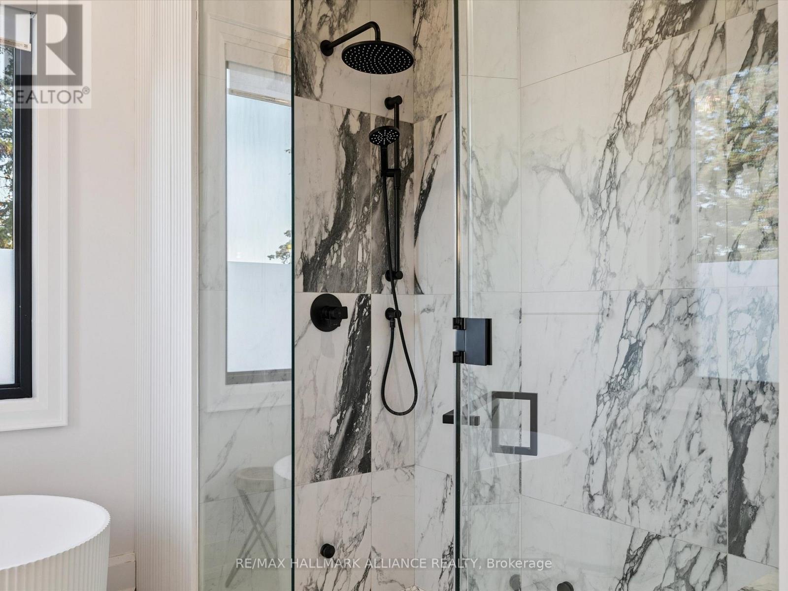 2074 Seabrook Drive, Oakville (Wo West), ON - Indoor Photo Showing Bathroom