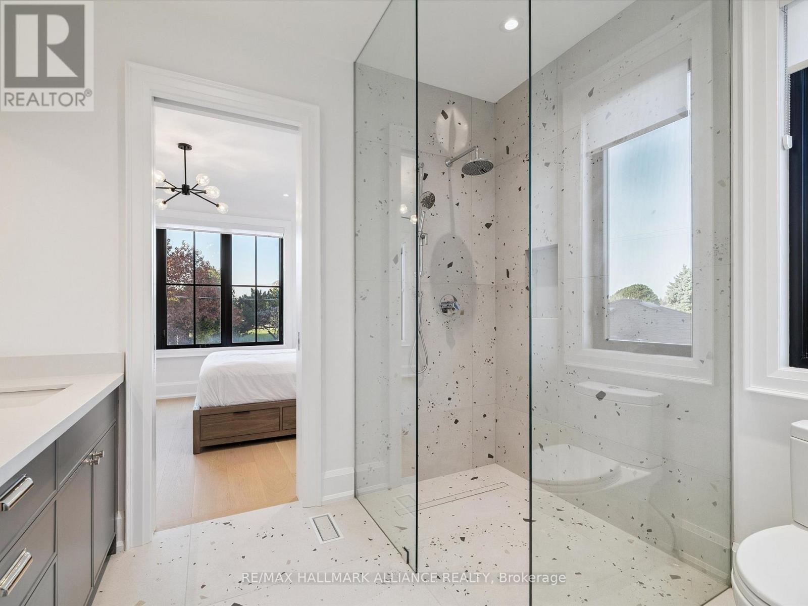 2074 Seabrook Drive, Oakville (Wo West), ON - Indoor Photo Showing Bathroom