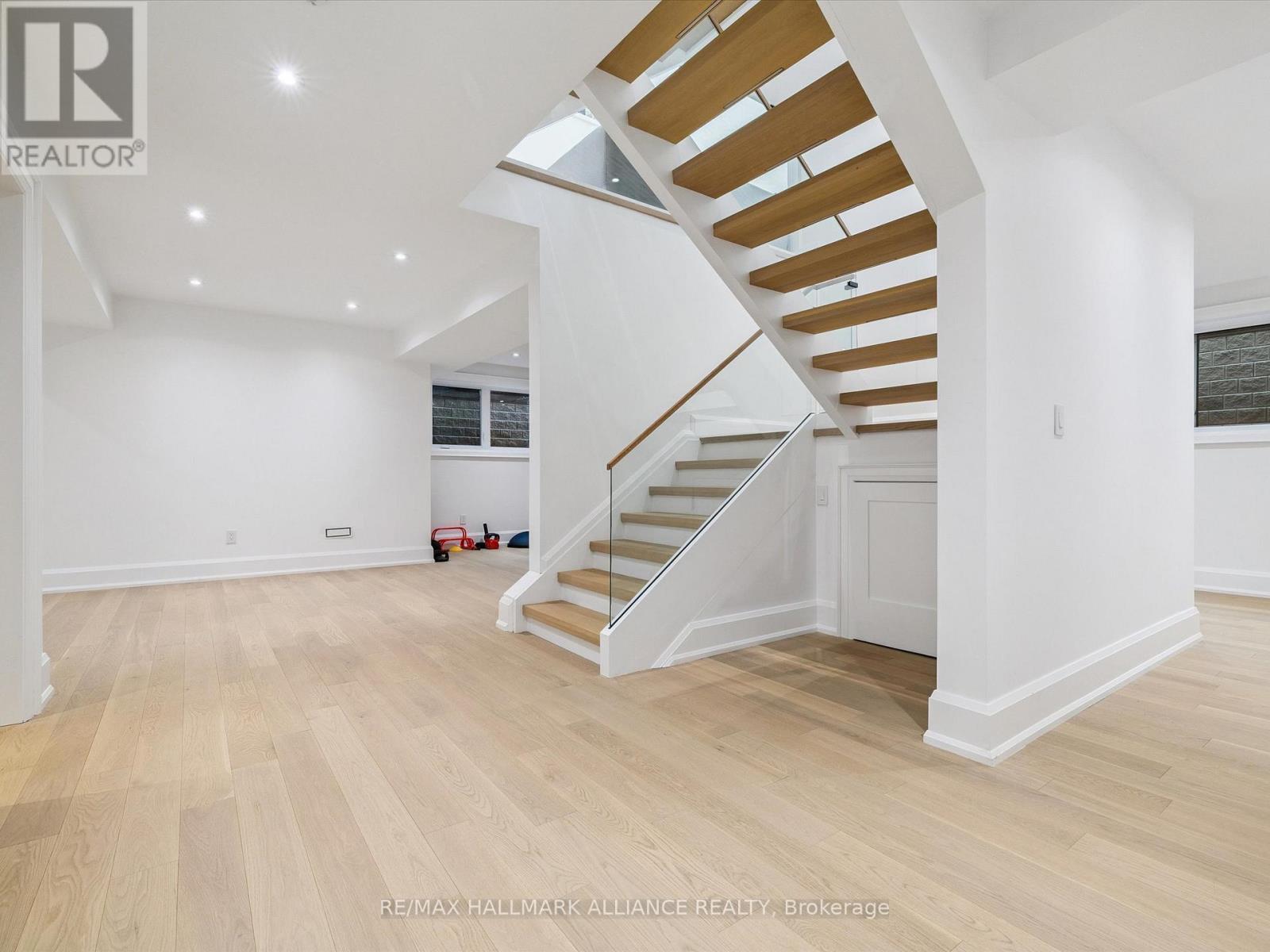 2074 Seabrook Drive, Oakville (Wo West), ON - Indoor Photo Showing Other Room