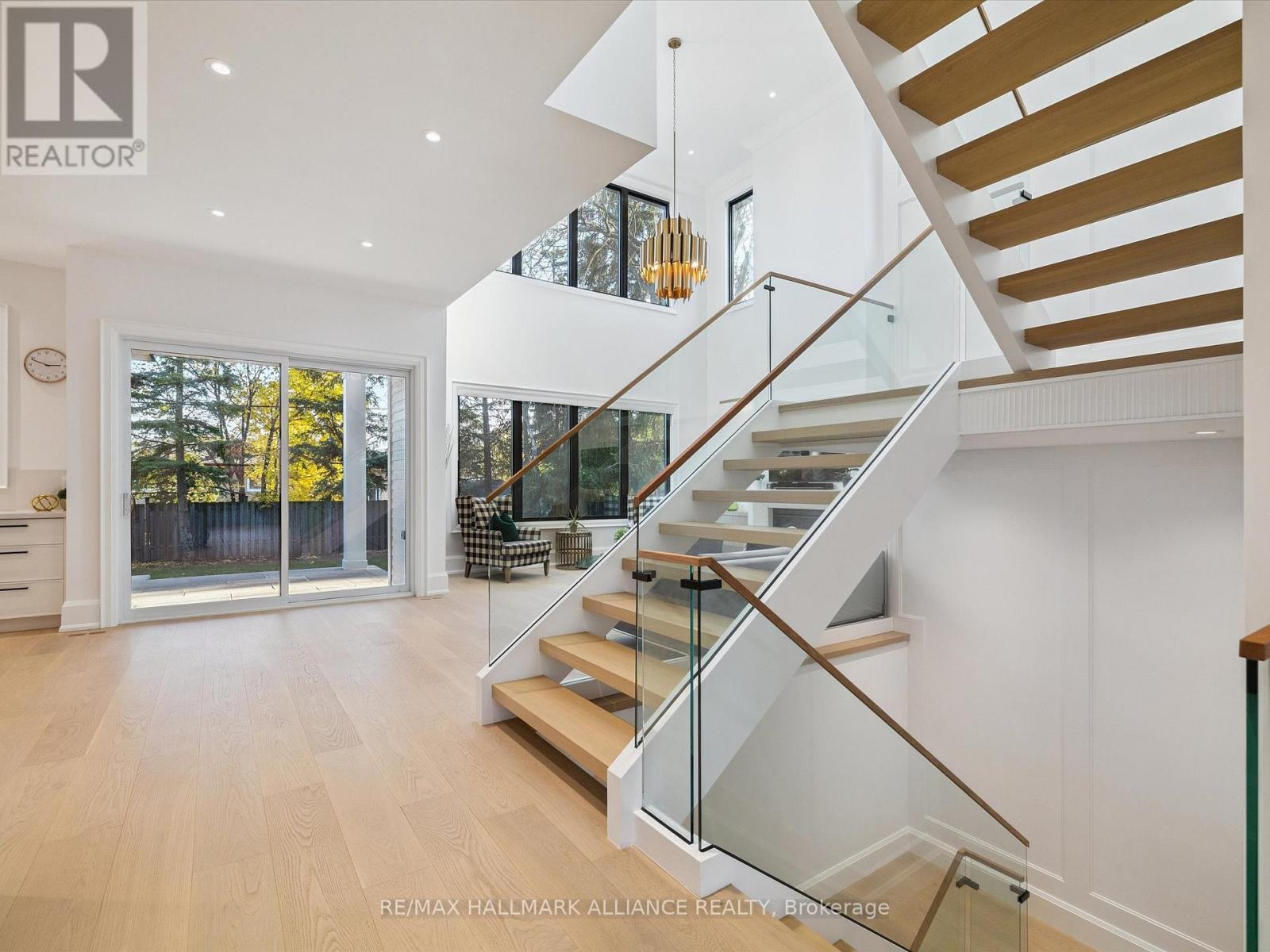 2074 Seabrook Drive, Oakville (Wo West), ON - Indoor Photo Showing Other Room