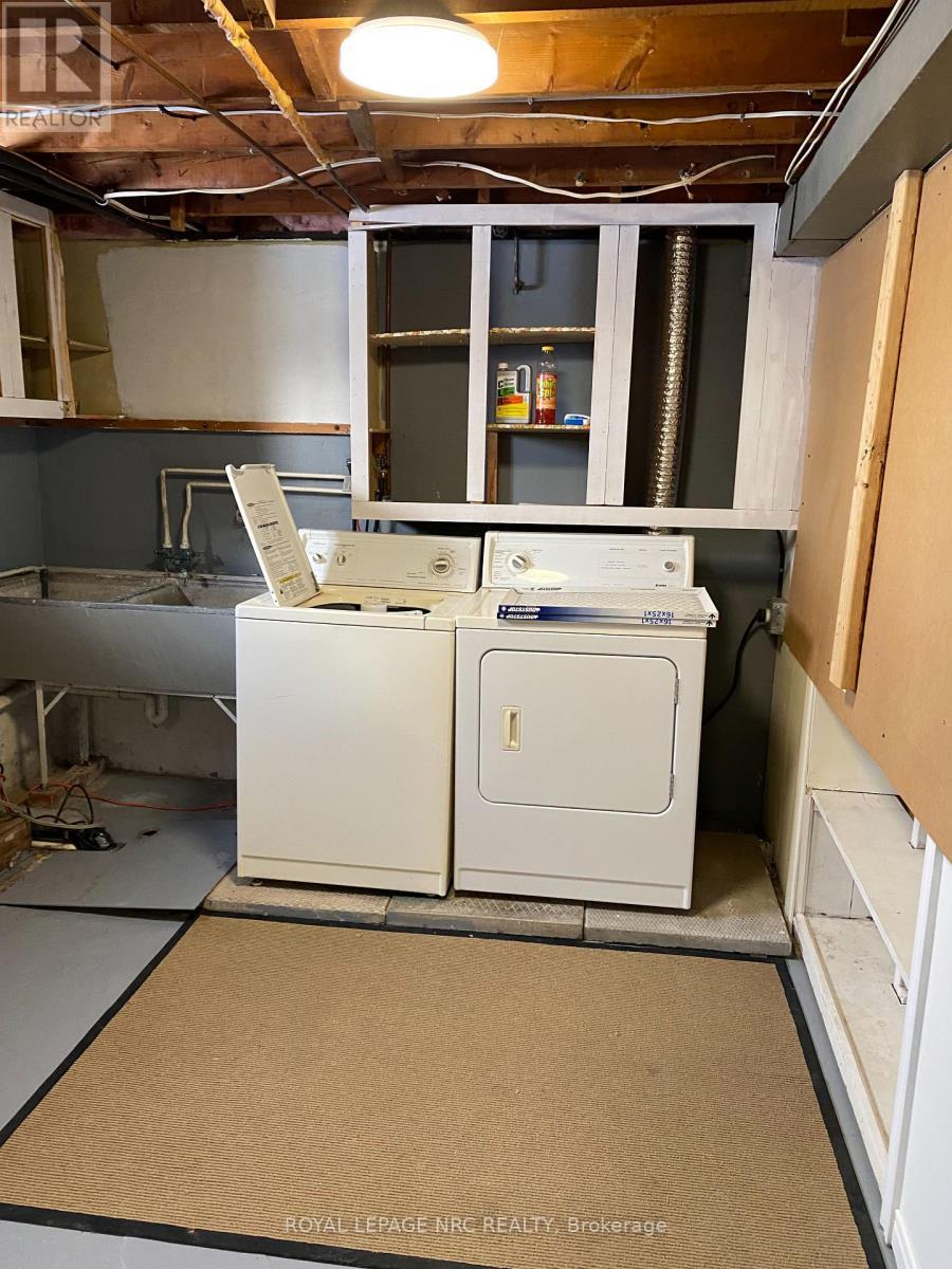 5477 Green Avenue, Niagara Falls (Ascot), ON - Indoor Photo Showing Laundry Room