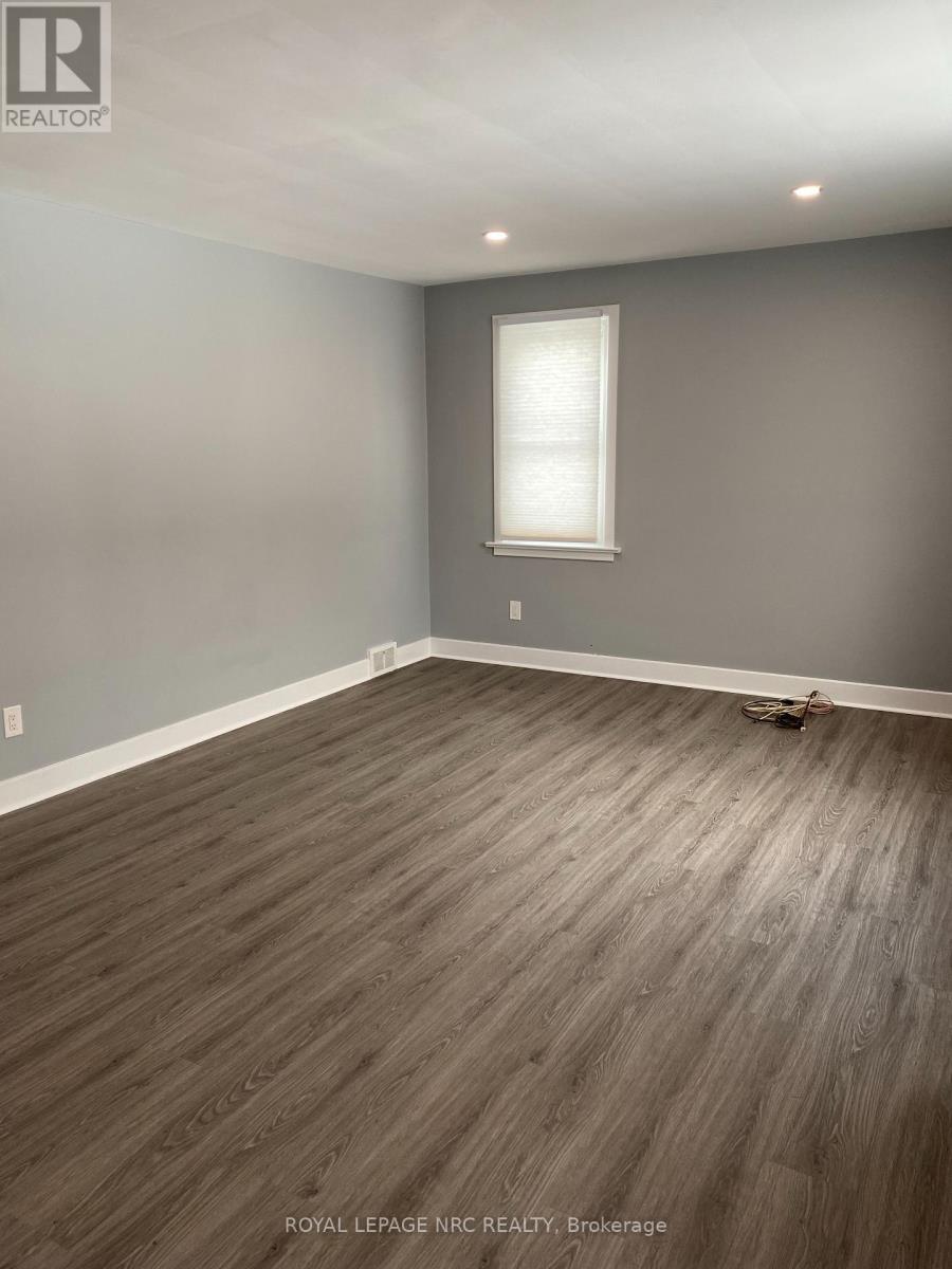 5477 Green Avenue, Niagara Falls (Ascot), ON - Indoor Photo Showing Other Room