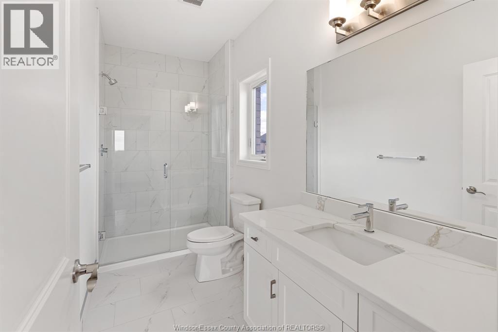 170 Mclellan Ave Unit# A, Amherstburg, ON - Indoor Photo Showing Bathroom