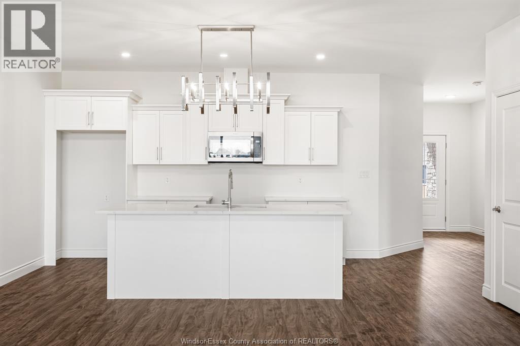 170 Mclellan Ave Unit# A, Amherstburg, ON - Indoor Photo Showing Kitchen