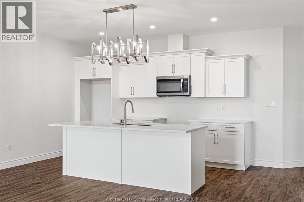 170 Mclellan Ave Unit# A, Amherstburg, ON - Indoor Photo Showing Kitchen