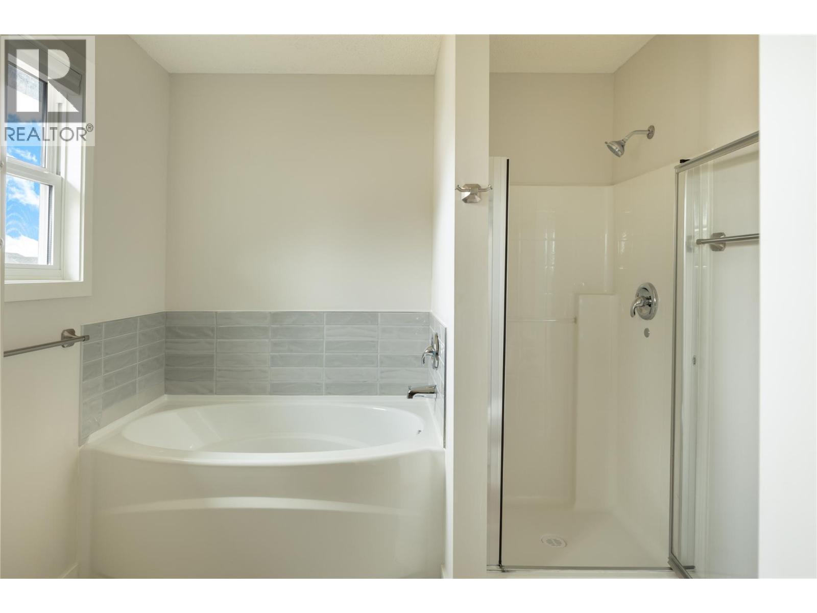4790 Seaton Place, Peachland, BC - Indoor Photo Showing Bathroom