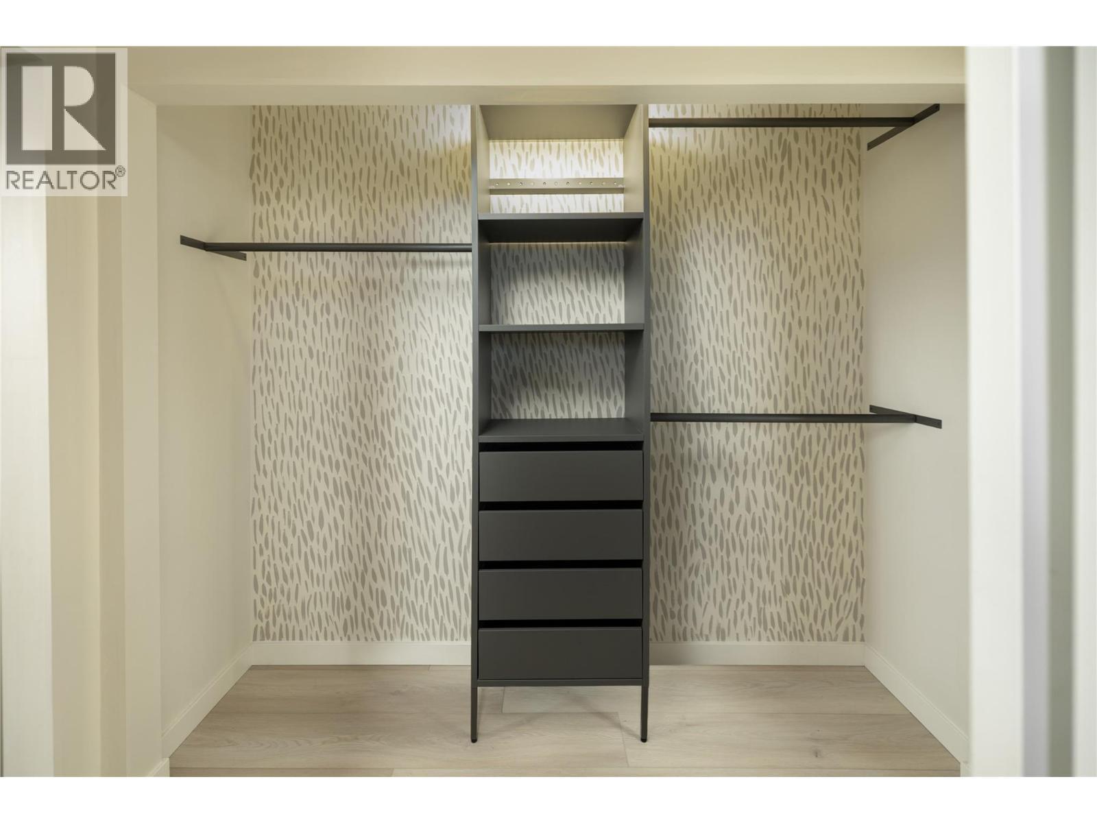 4790 Seaton Place, Peachland, BC - Indoor