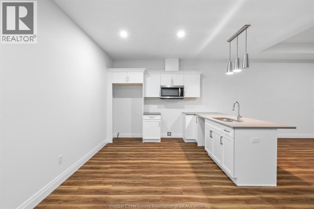 162 Mclellan Unit# A, Amherstburg, ON - Indoor Photo Showing Kitchen