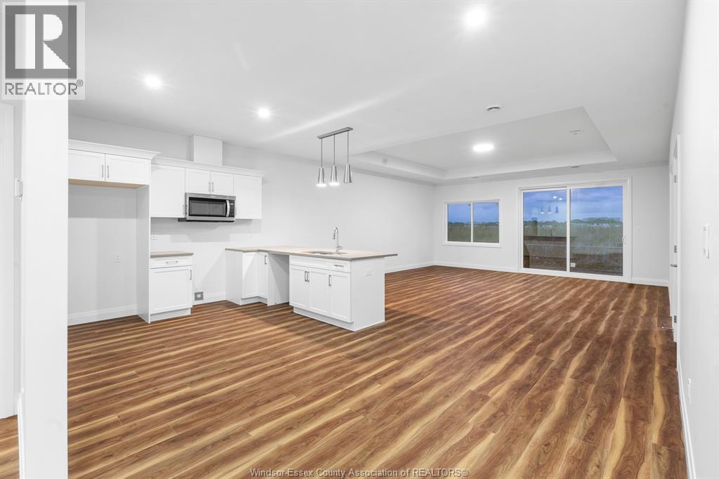 162 Mclellan Unit# A, Amherstburg, ON - Indoor Photo Showing Kitchen With Upgraded Kitchen