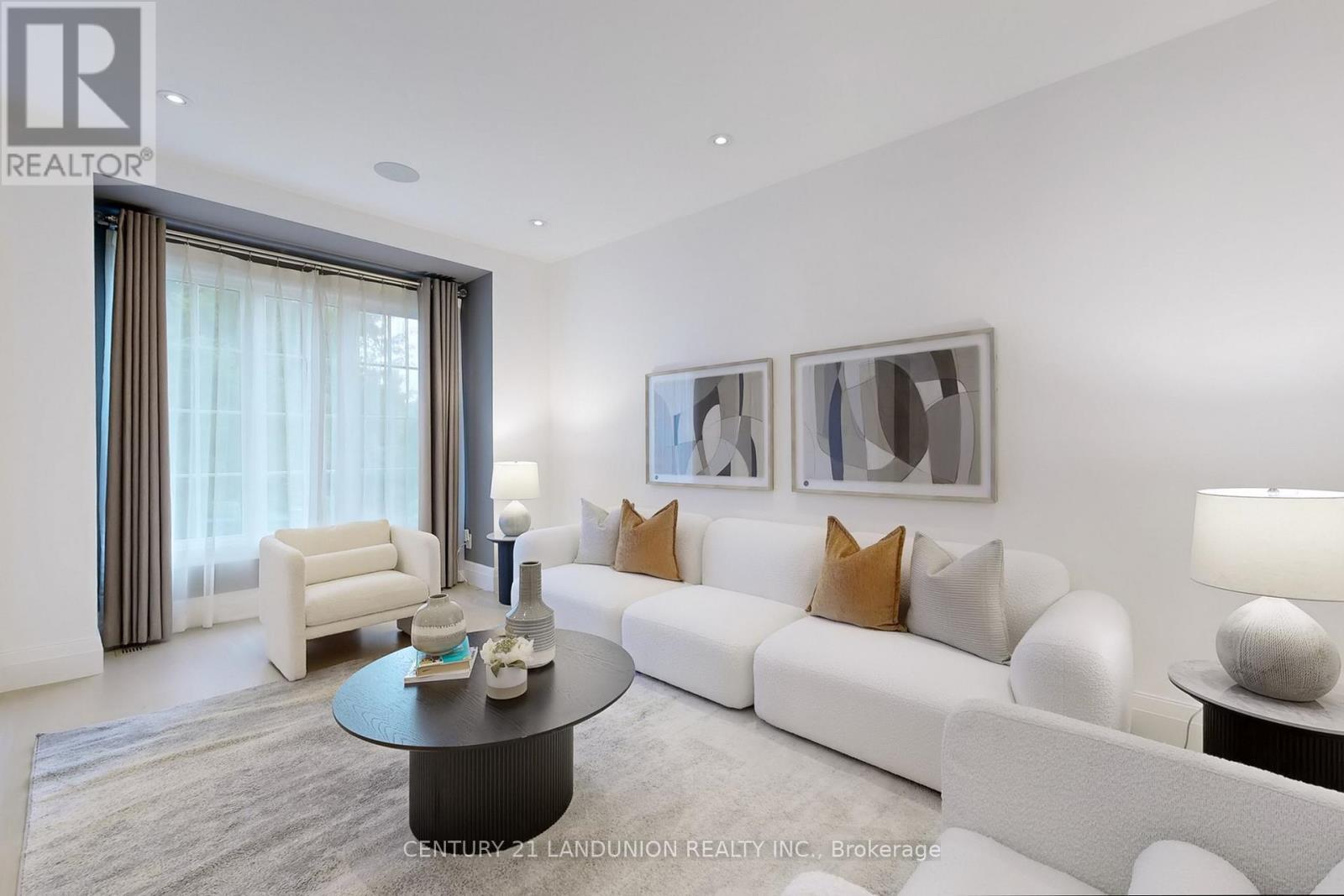 46 Elmsthorpe Avenue, Toronto, ON - Indoor Photo Showing Living Room