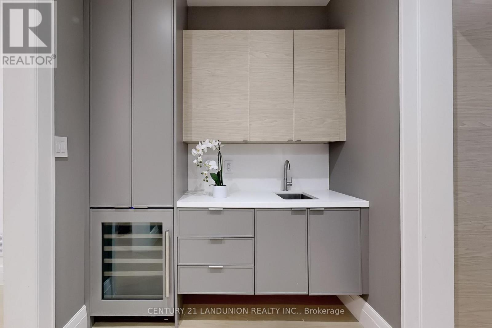 46 Elmsthorpe Avenue, Toronto, ON - Indoor Photo Showing Other Room