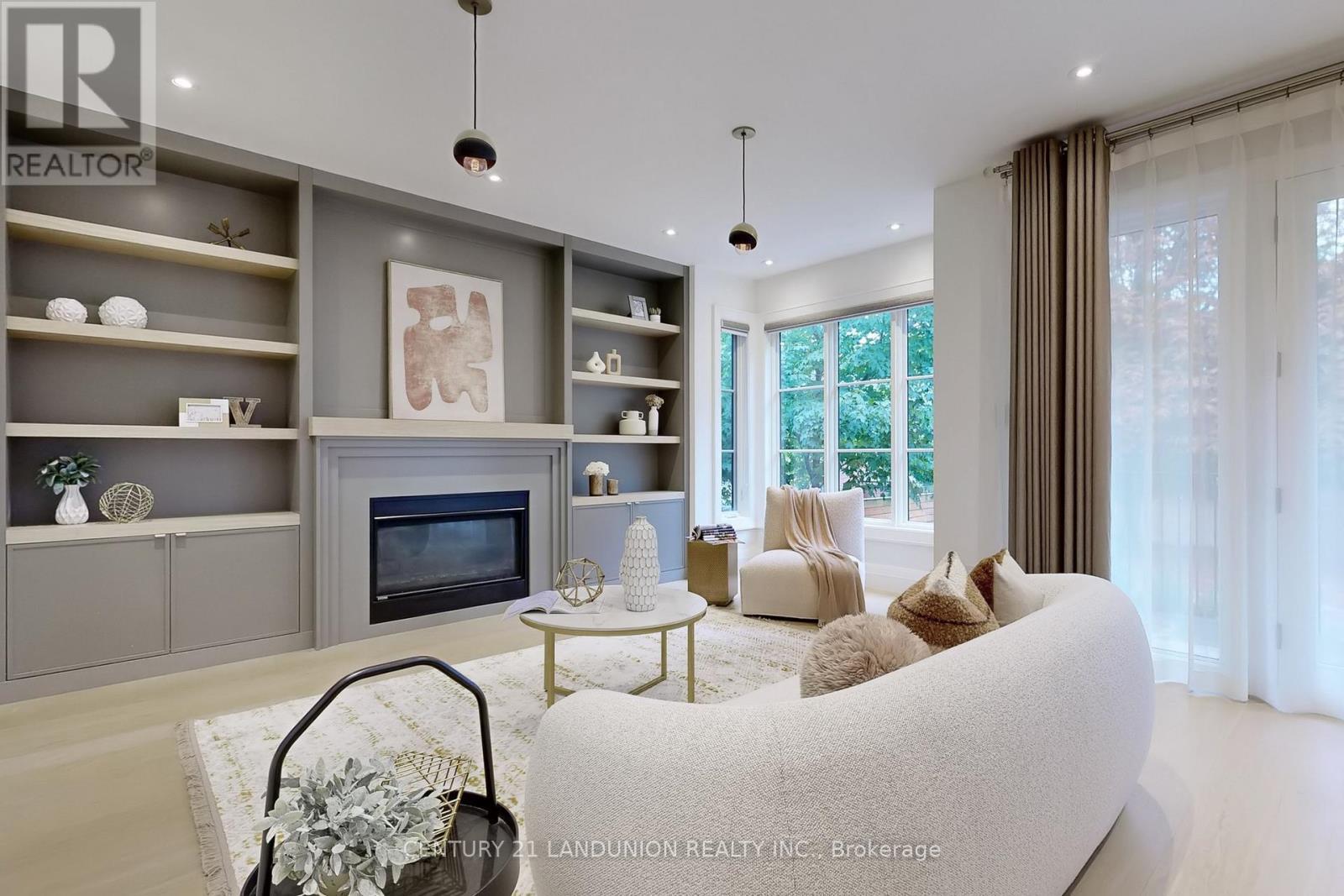 46 Elmsthorpe Avenue, Toronto, ON - Indoor With Fireplace