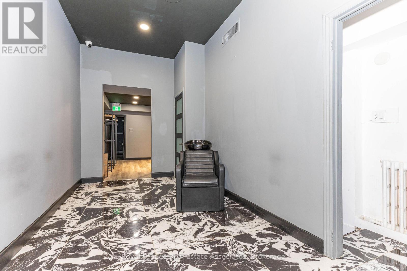 424 Eglinton Avenue W, Toronto, ON