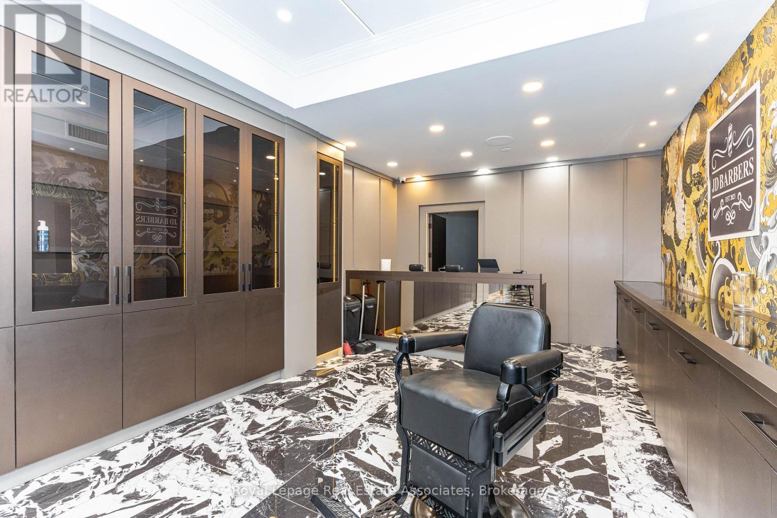 424 Eglinton Avenue W, Toronto, ON