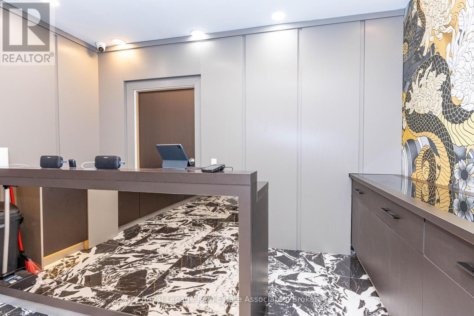 424 Eglinton Avenue W, Toronto, ON