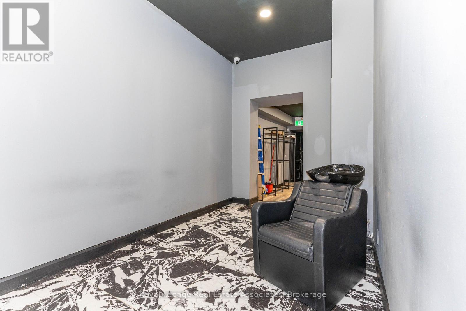 424 Eglinton Avenue W, Toronto, ON