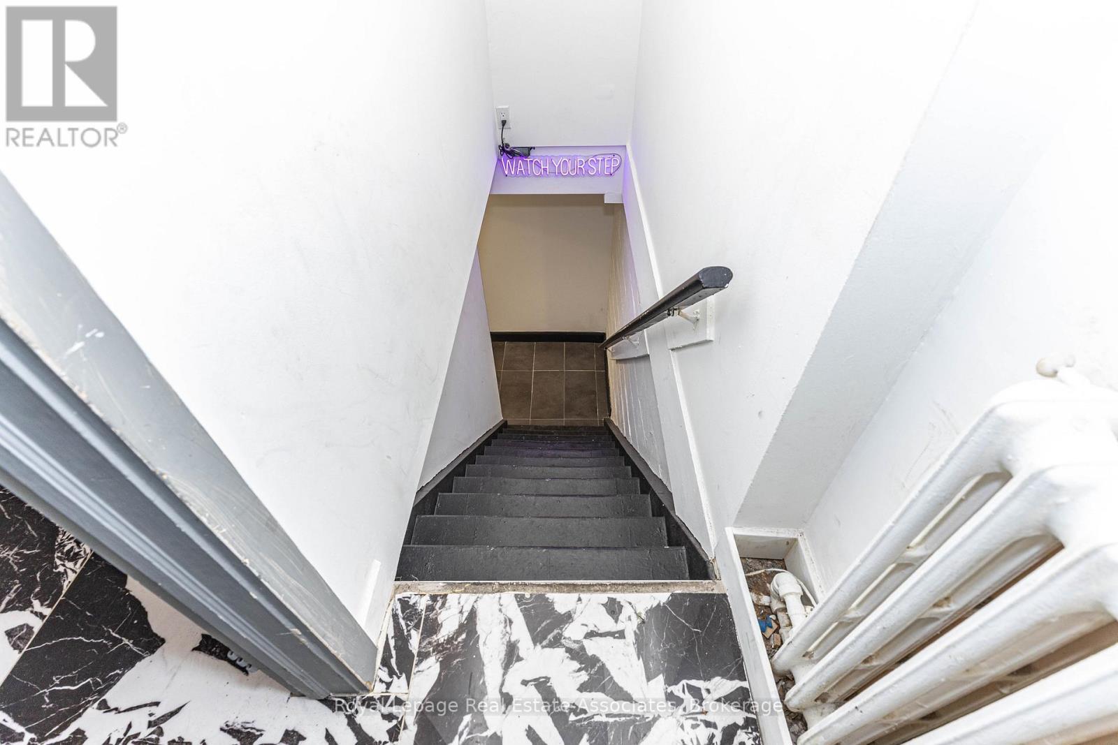 424 Eglinton Avenue W, Toronto, ON