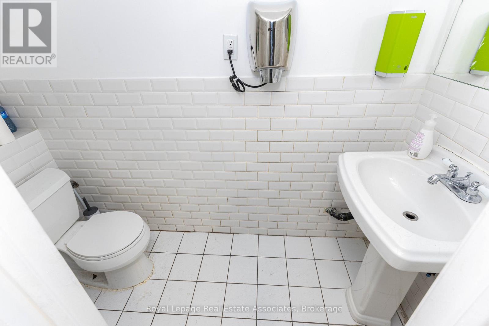 424 Eglinton Avenue W, Toronto, ON