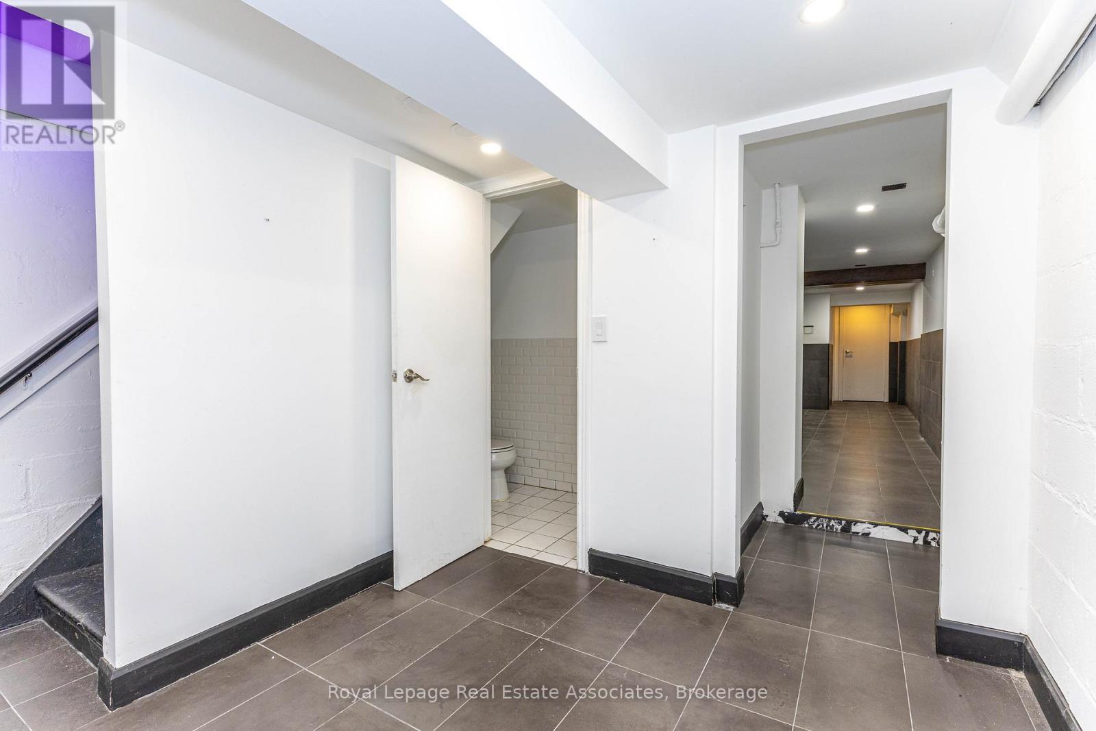 424 Eglinton Avenue W, Toronto, ON