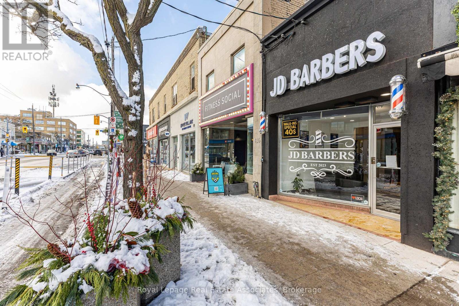 424 Eglinton Avenue W, Toronto, ON