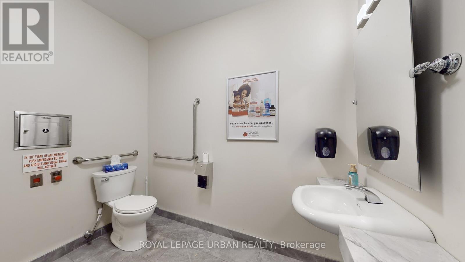 200 Spadina Avenue, Toronto, ON