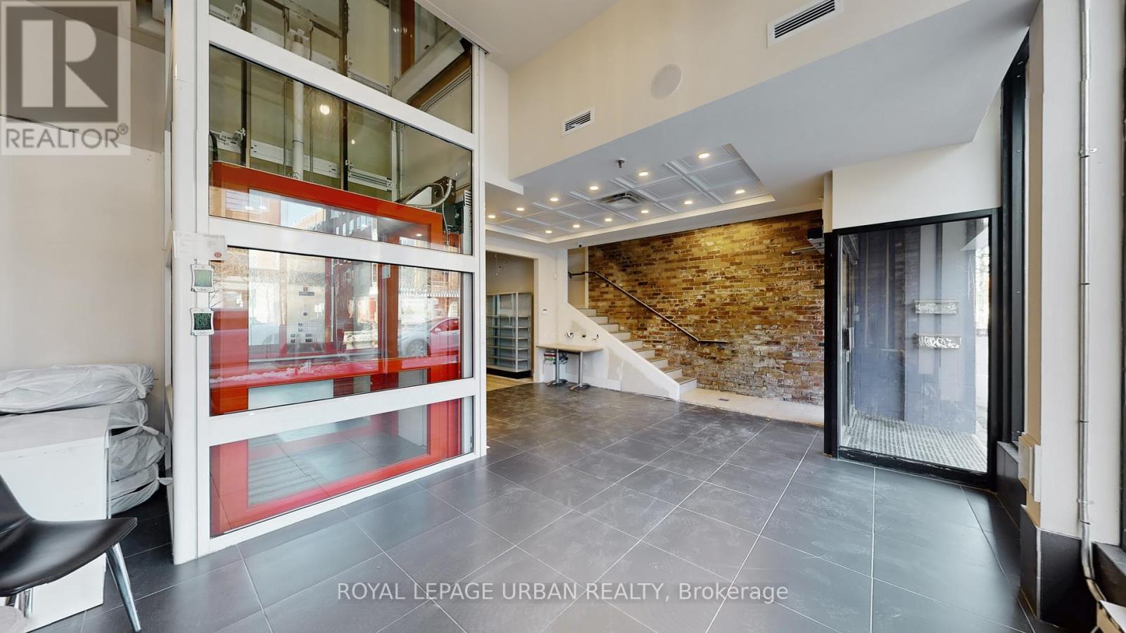 200 Spadina Avenue, Toronto, ON