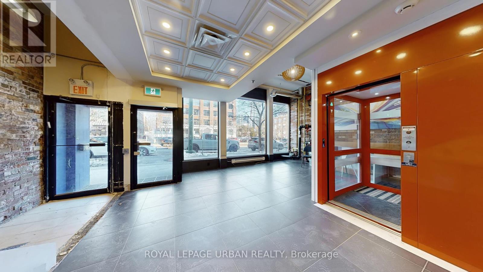 200 Spadina Avenue, Toronto, ON