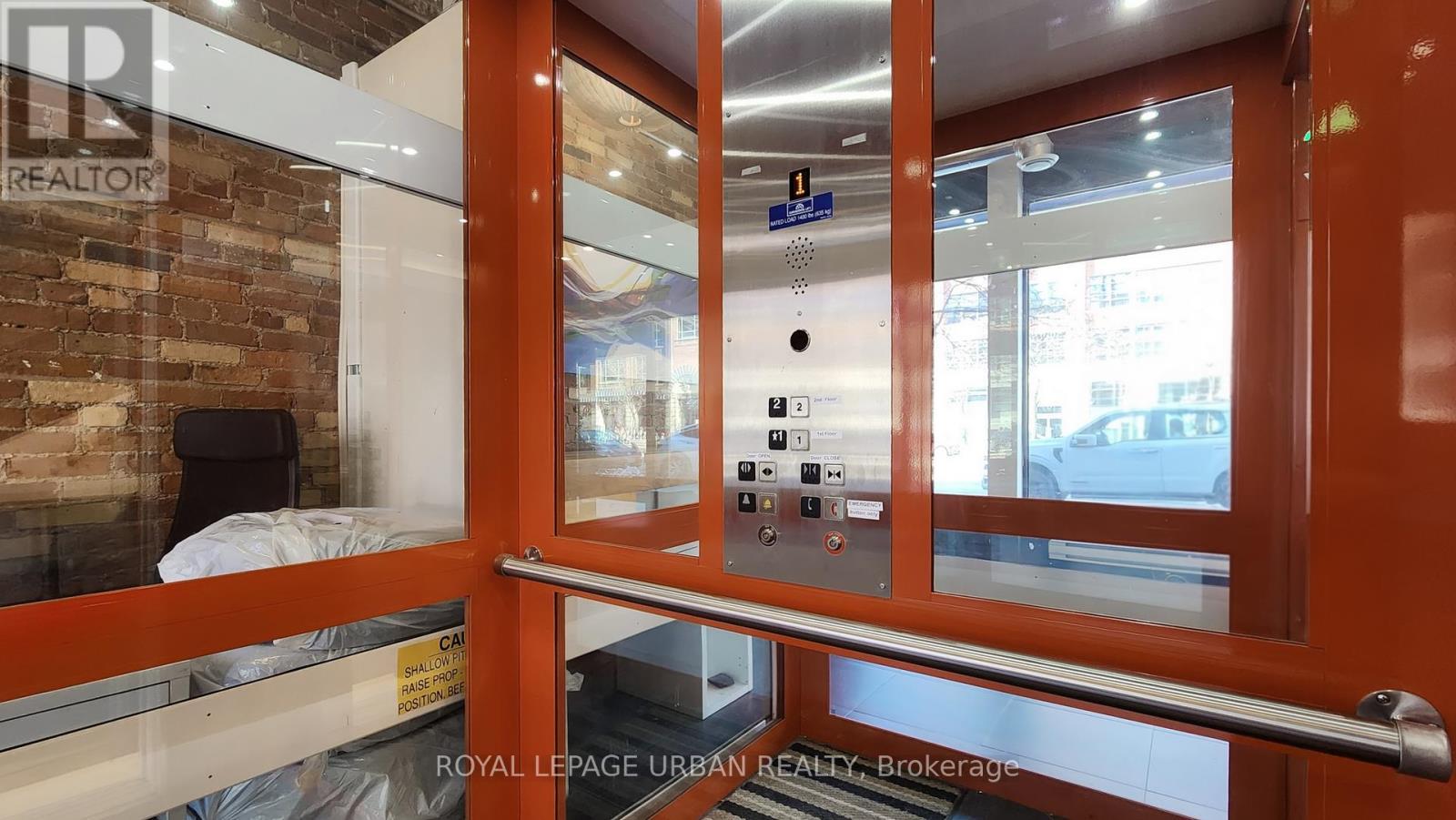 200 Spadina Avenue, Toronto, ON