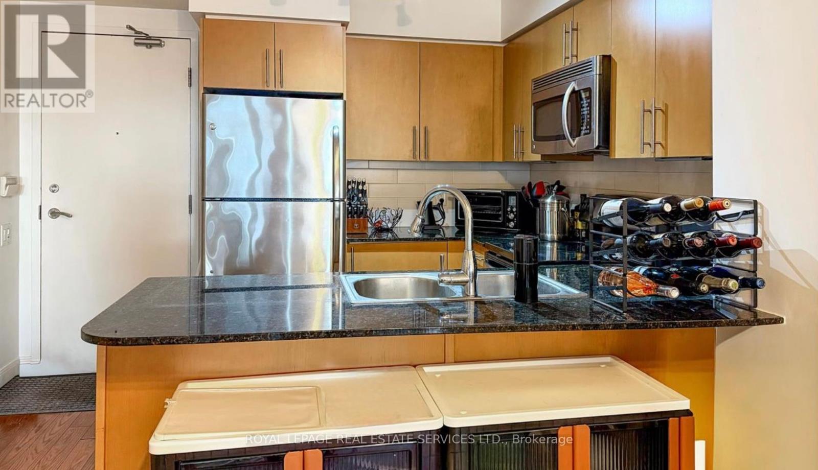 Granite counters - 2804 - 2191 Yonge Street, Toronto, ON - Indoor Photo Showing Kitchen With Double Sink