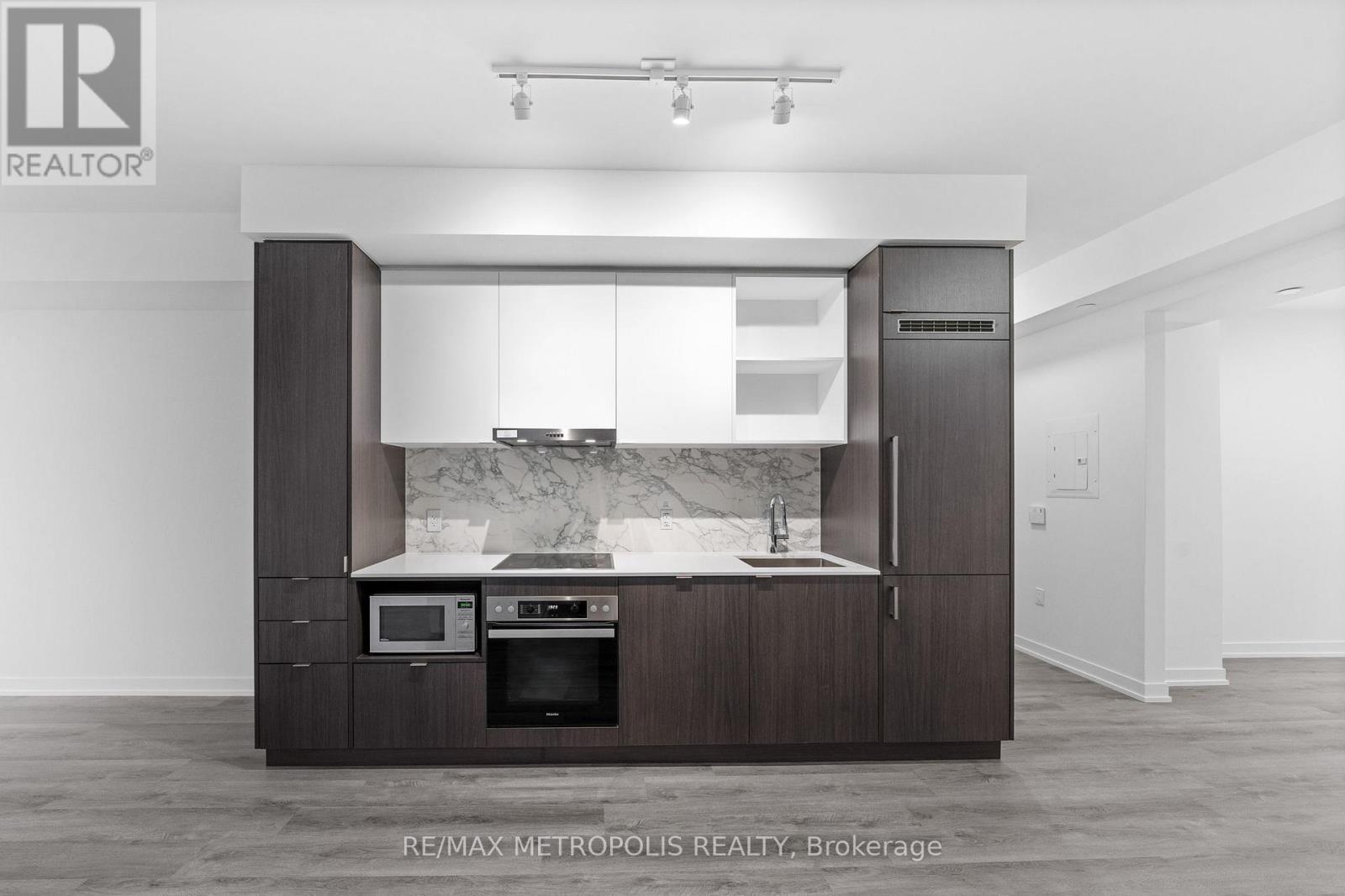 6208 - 138 Downes Street, Toronto, ON - Indoor Photo Showing Kitchen