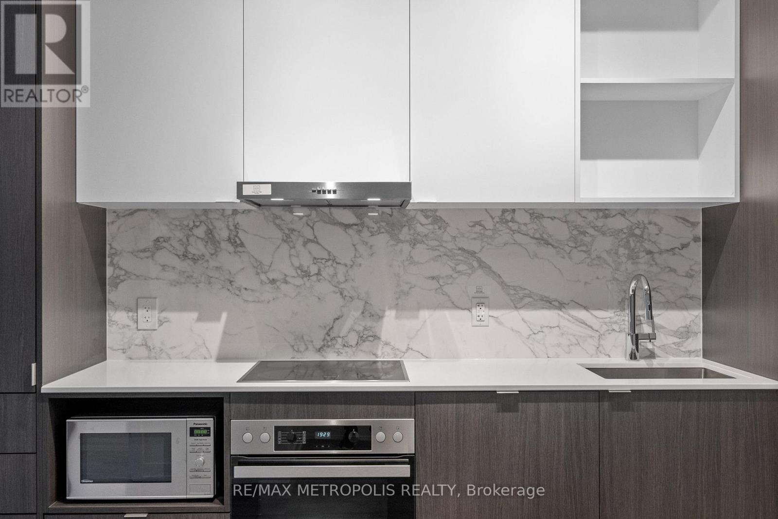 6208 - 138 Downes Street, Toronto, ON - Indoor Photo Showing Kitchen