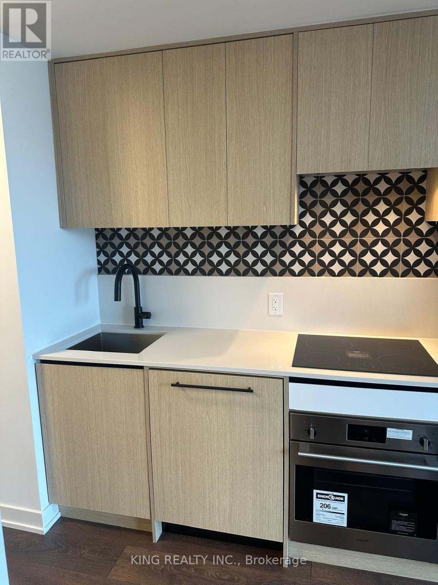 318 - 1200 Dundas Street W, Toronto, ON - Indoor Photo Showing Kitchen