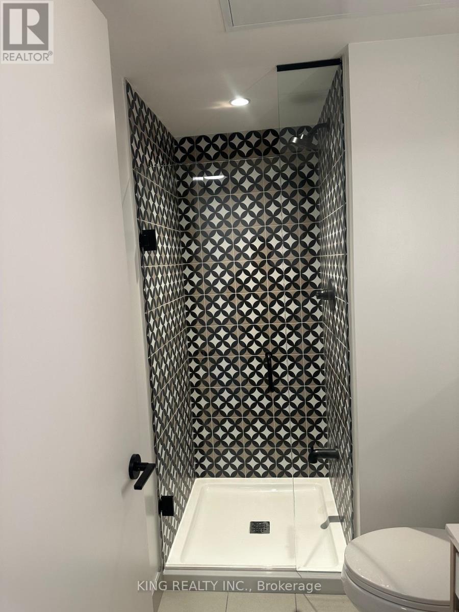 318 - 1200 Dundas Street W, Toronto, ON - Indoor Photo Showing Bathroom