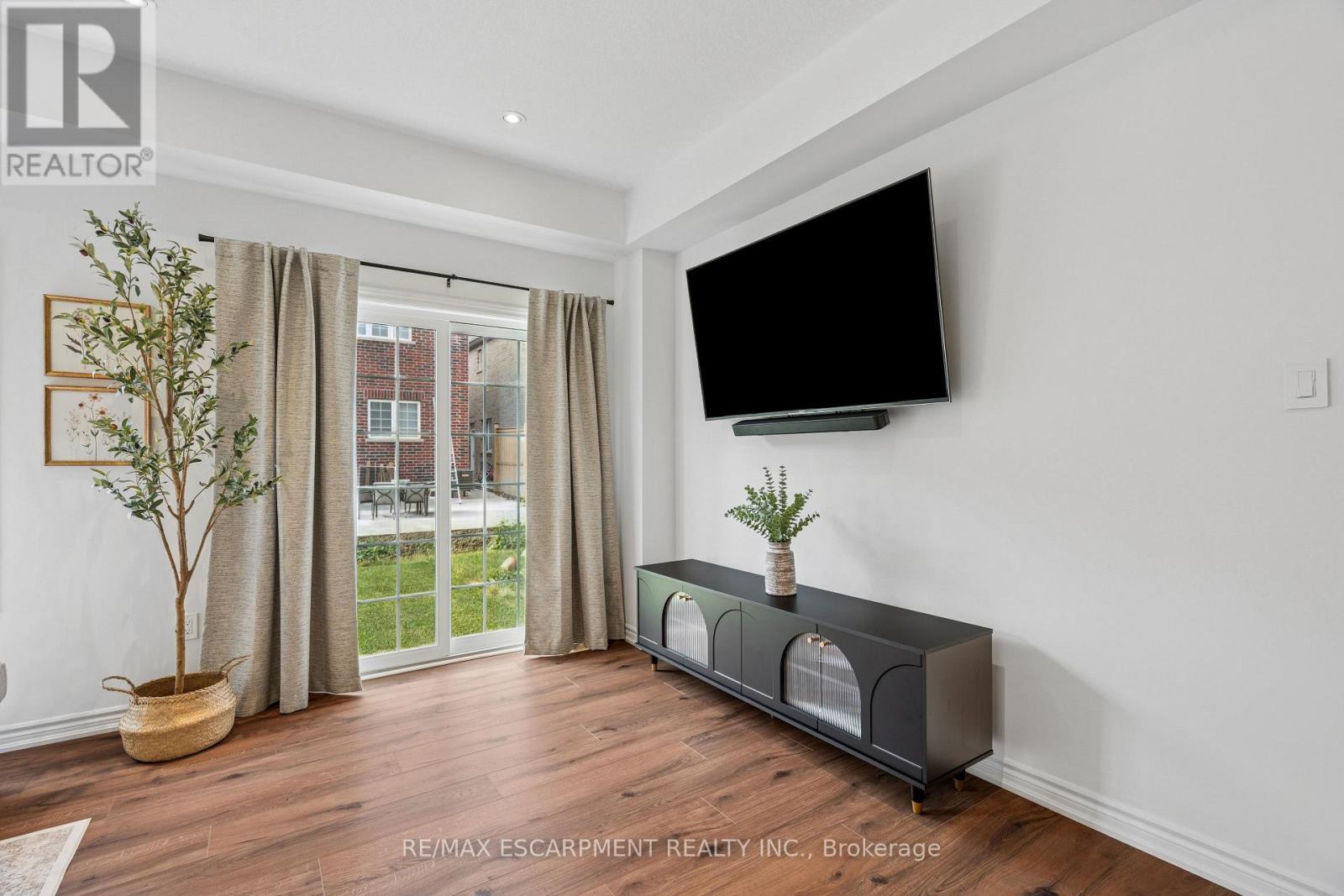 9 Elsegood Drive, Guelph, ON - Indoor Photo Showing Other Room