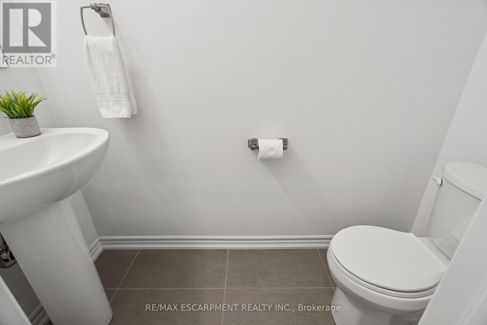 9 Elsegood Drive, Guelph, ON - Indoor Photo Showing Bathroom