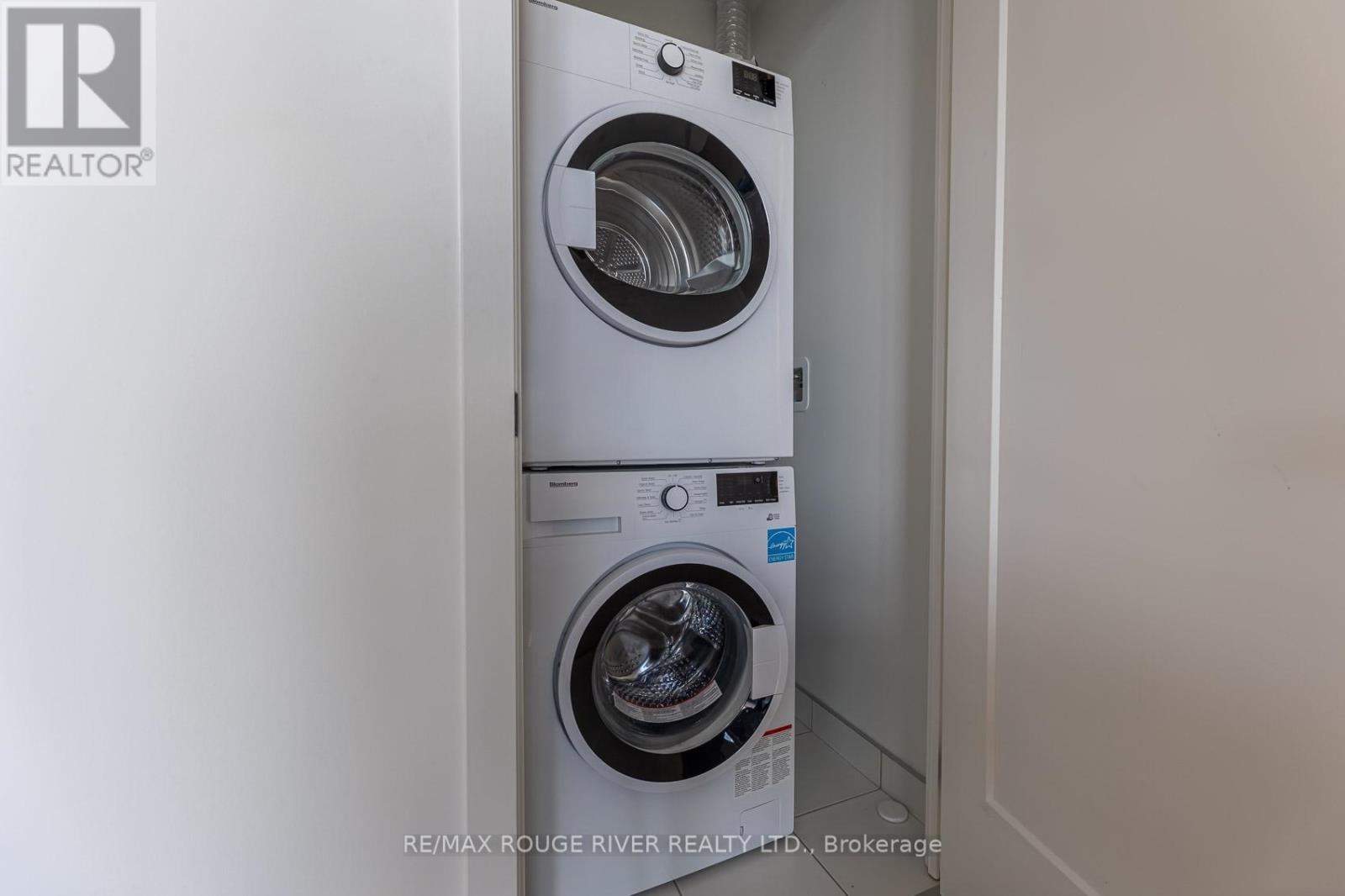 402 - 5 Defries Street, Toronto, ON - Indoor Photo Showing Laundry Room