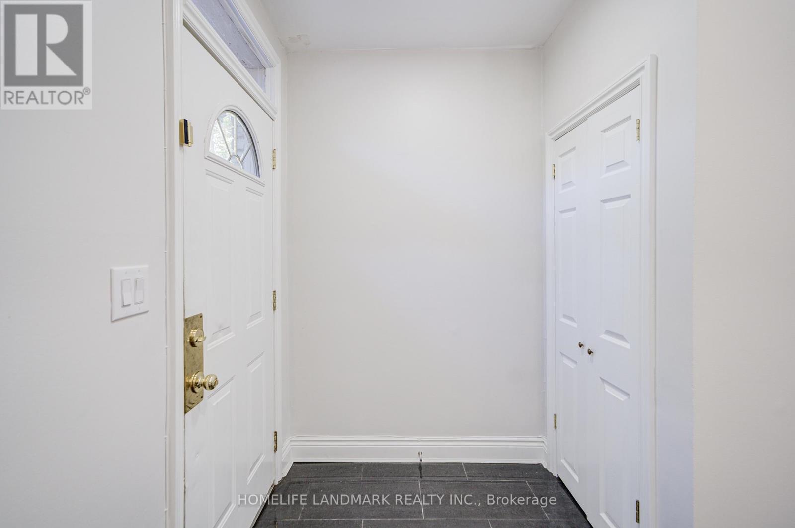 237 Ontario Street, Toronto, ON - Indoor Photo Showing Other Room