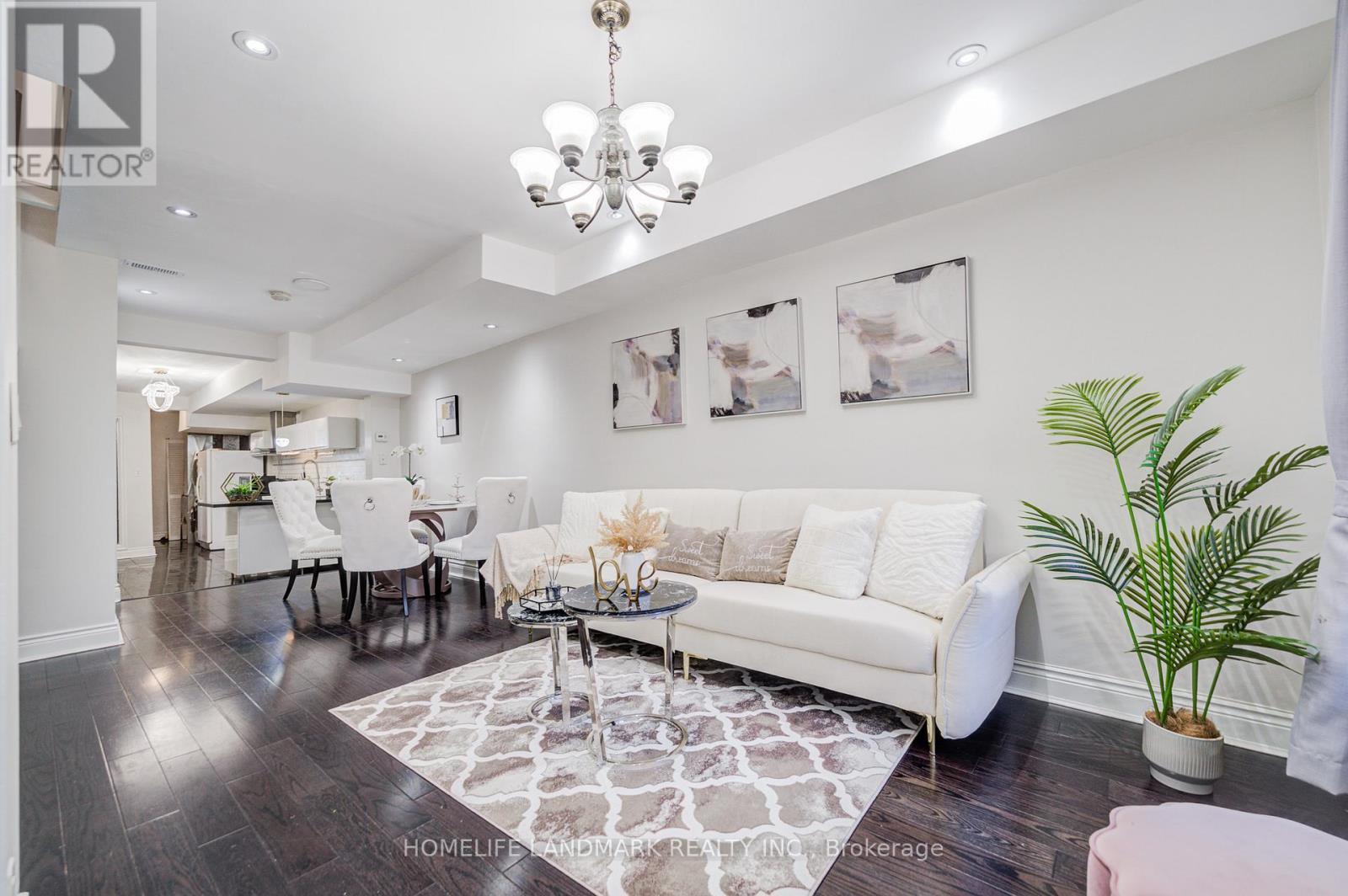 237 Ontario Street, Toronto, ON - Indoor Photo Showing Living Room
