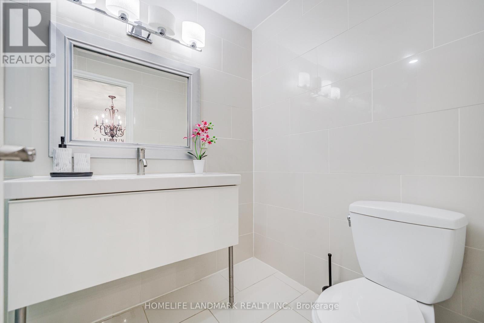 237 Ontario Street, Toronto, ON - Indoor Photo Showing Bathroom