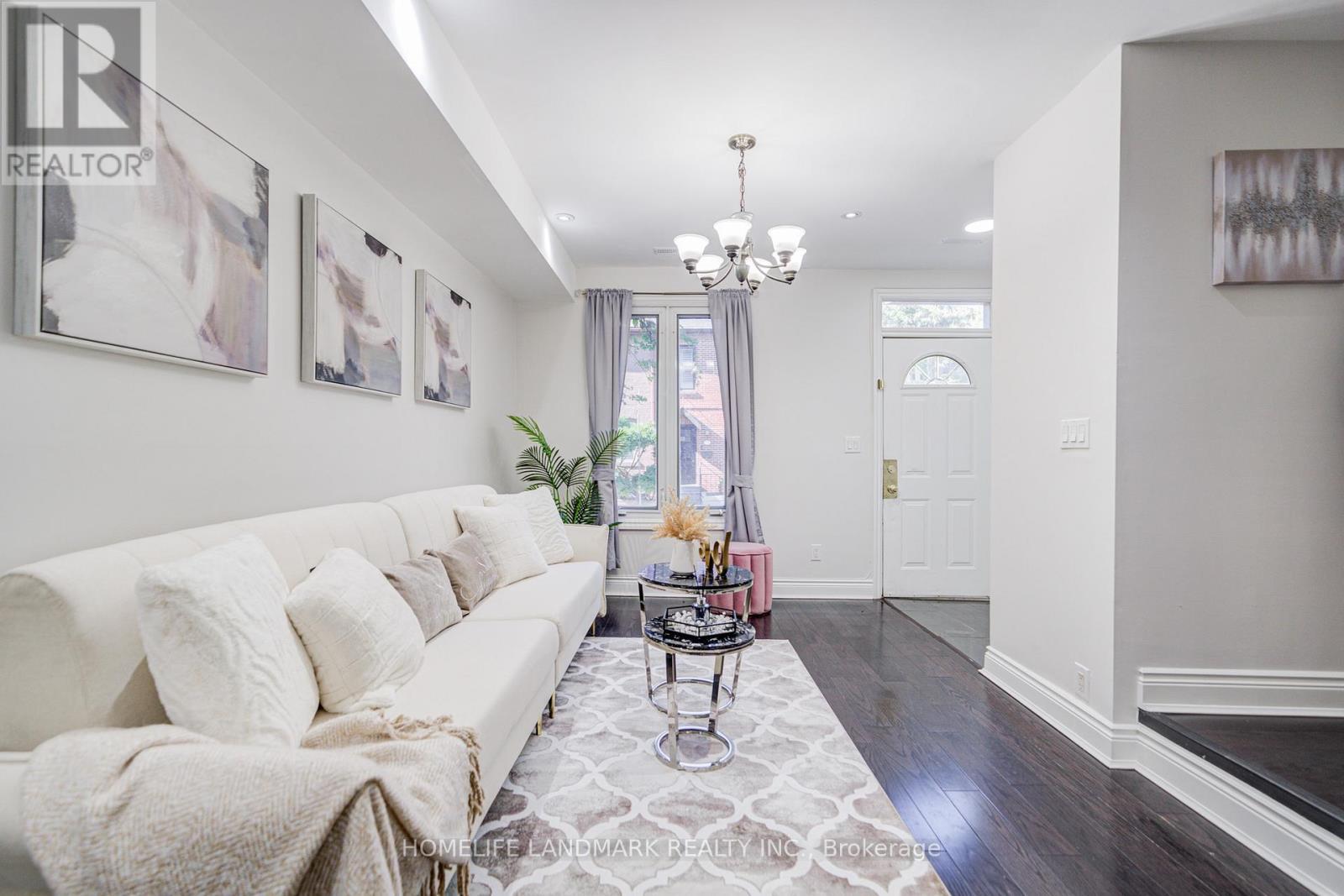 237 Ontario Street, Toronto, ON - Indoor Photo Showing Living Room